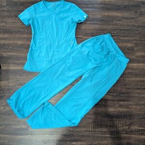 Women's XS Cherokee Infinity Scrub Set